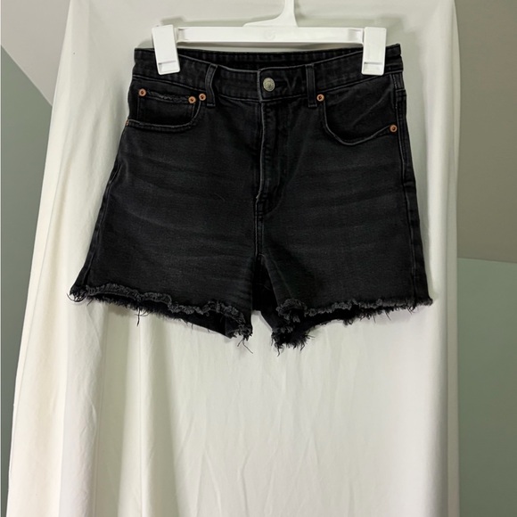 American Eagle Outfitters Pants - American Eagle Black Frayed Hem Jean Shorts size 2